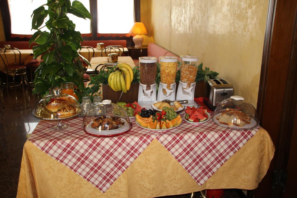 Albergo Ristorante Leon D'Oro Noventa di Piave Kültér fotó