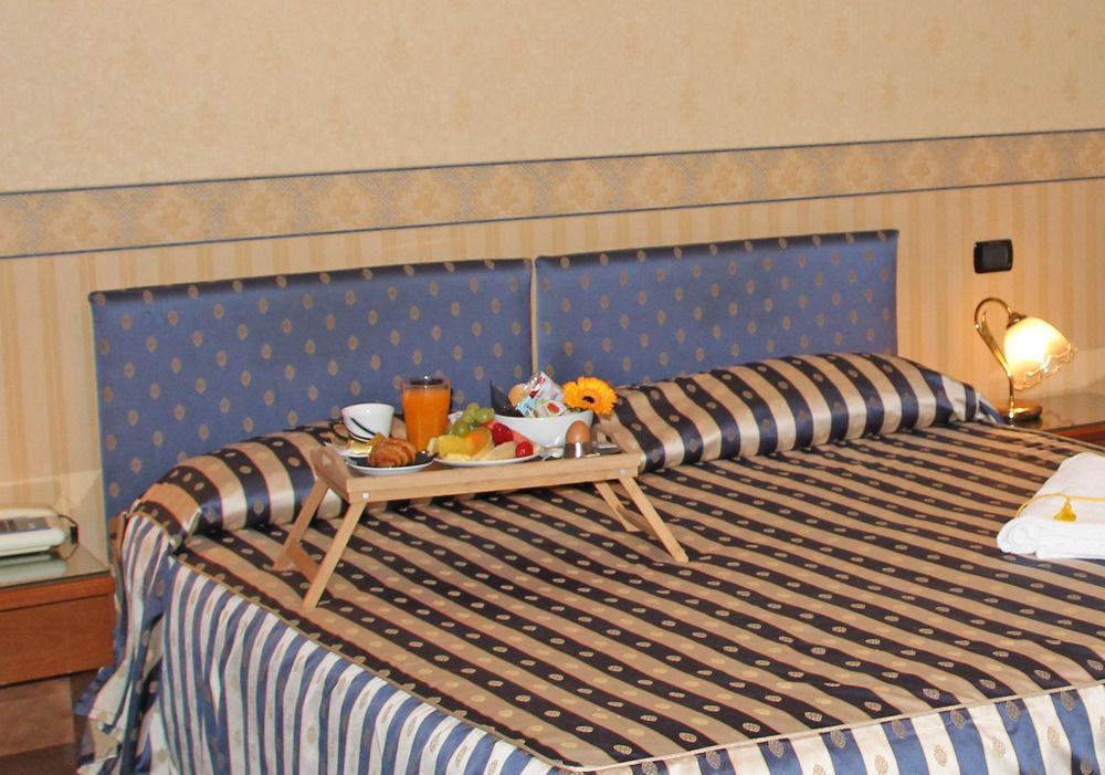 Albergo Ristorante Leon D'Oro Noventa di Piave Kültér fotó