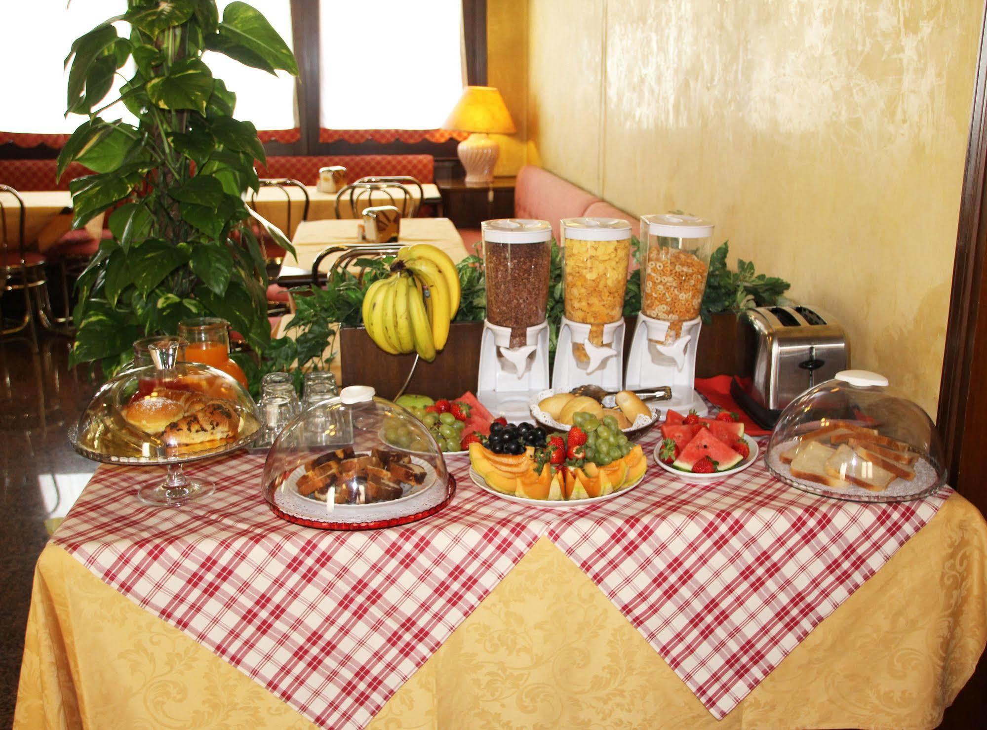 Albergo Ristorante Leon D'Oro Noventa di Piave Kültér fotó